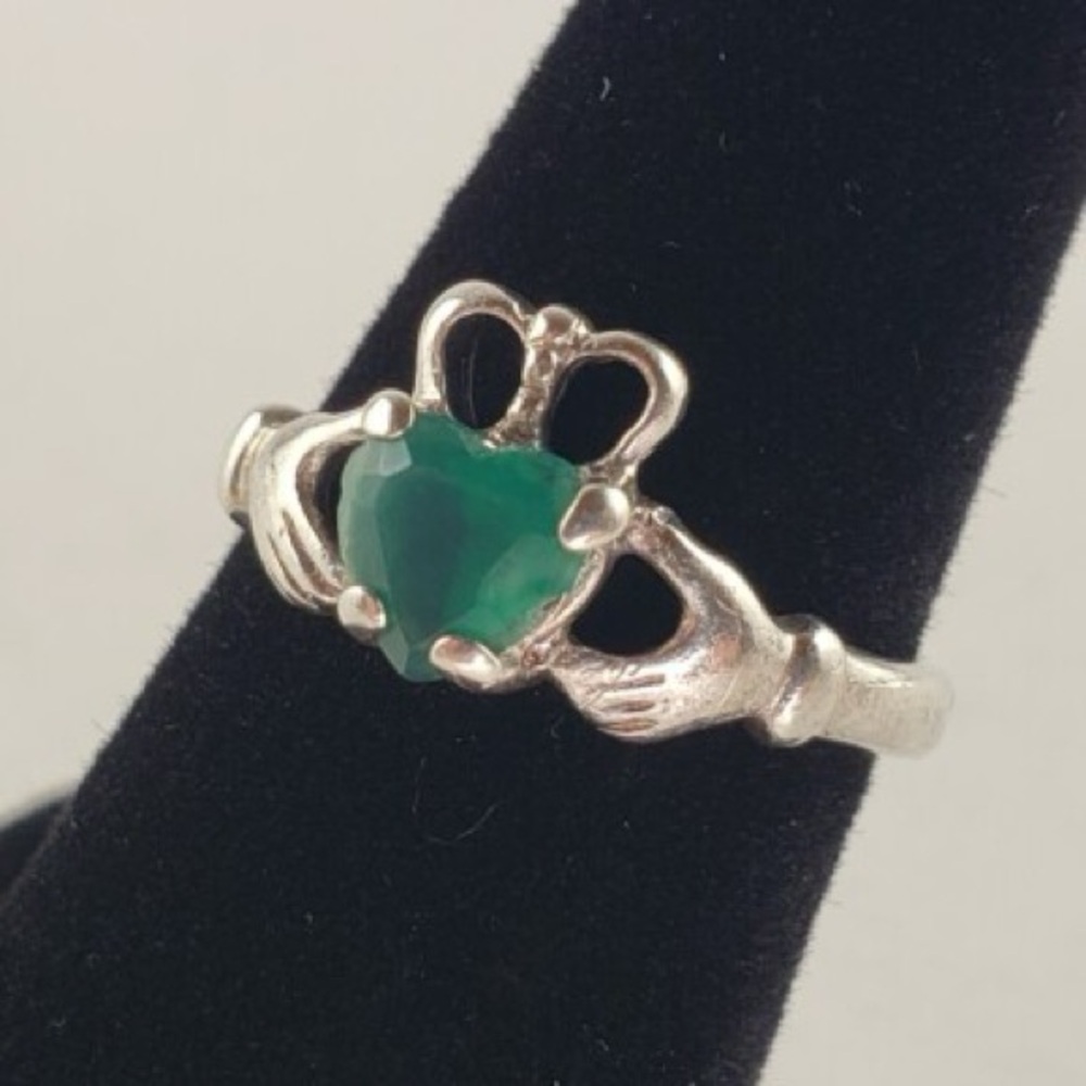Vintage .925 Solid Sterling Silver SS Genuine Emerald Heart Claddagh Ring Size 6